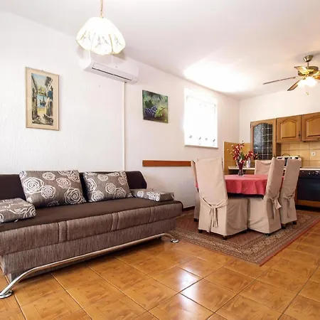 Fuer 4 Personen Ca 100 Qm In Premantura, Istrien Istrische Riviera Apartment Premantura